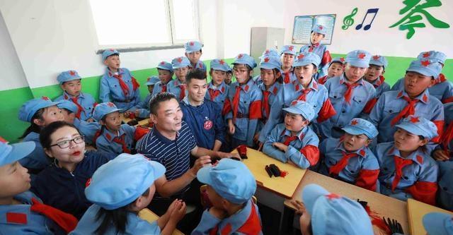 杨靖宇之孙谈爷爷牺牲前说的话 传承英雄精神