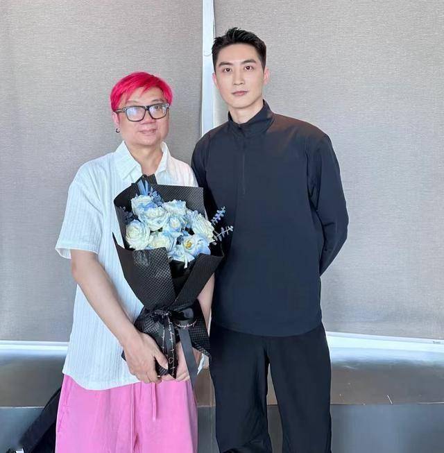 程青松被造谣去于朦胧聚会,本人凌晨连发多条动态否认:已经报警 谣言引发深夜报警