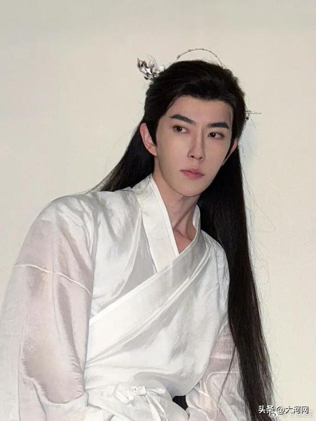 于朦胧曾说能在家呆着就尽量不出去 宅男性♂️格解析