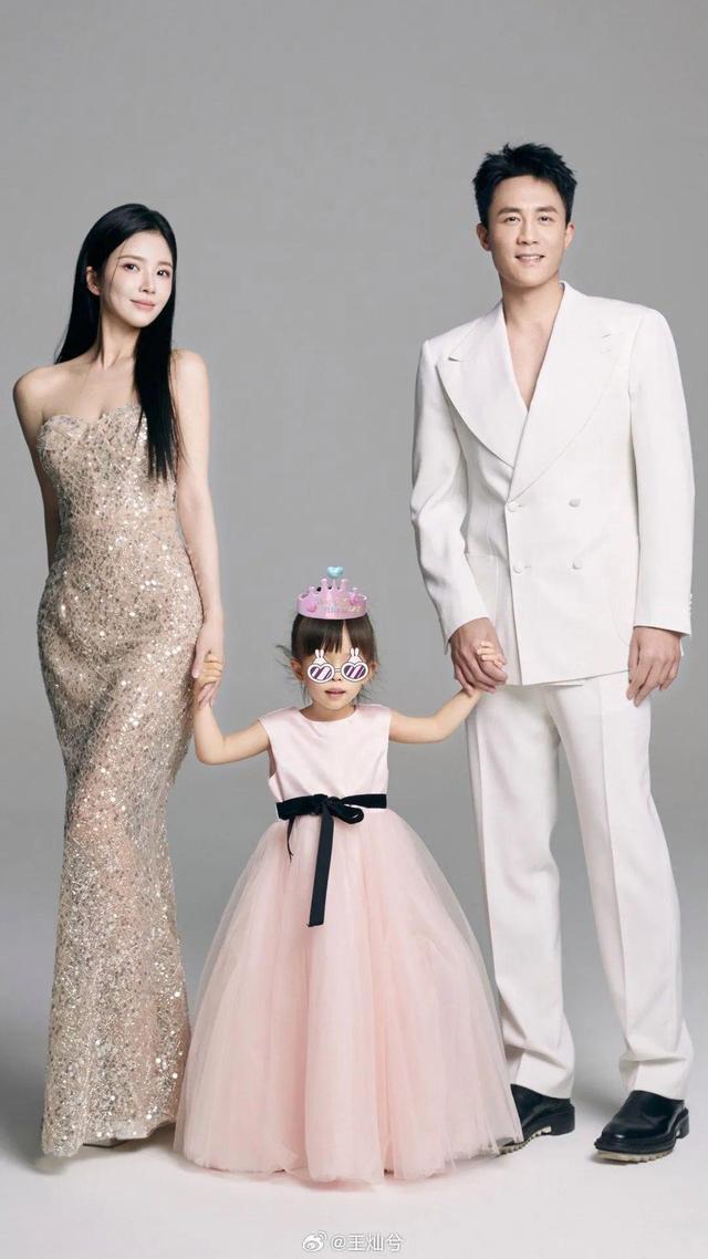 杜淳妻子王灿回应女儿住院：她是脱水导致的酸中毒 提醒家长注意补水