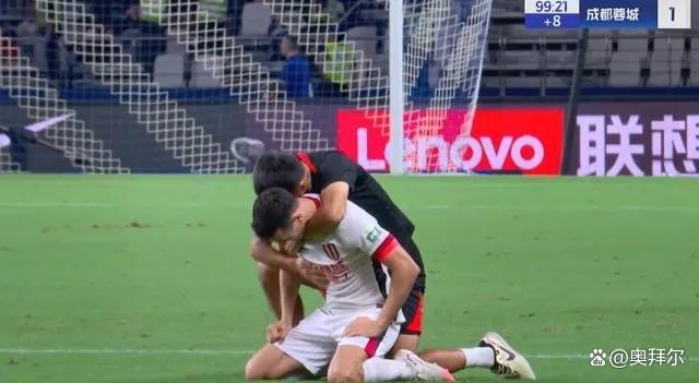 争冠生死3分钟!于汉超错失良机,周定洋读秒绝平,申花透支运气