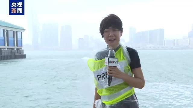 台风逼近 一家三口观浪时坠海 悲剧敲响警钟