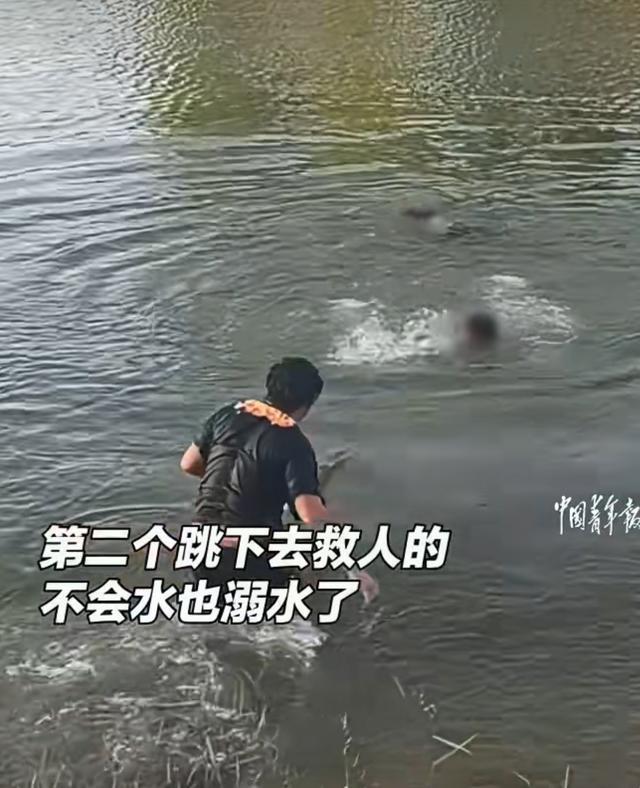 初中生不慎落水配资公司10大排名，男子连续3次下水将少年救起
