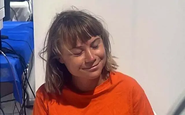 环保少女称被以色列关在臭虫牢房