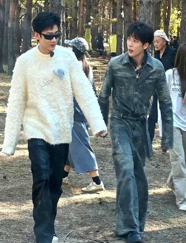 白敬亭跳着跳着跳进王安宇怀里了