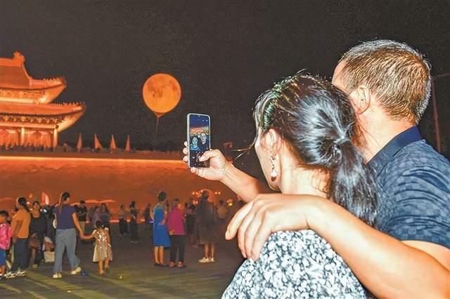 厦门同安举办国庆中秋双节庆典活动 科技点亮夜空