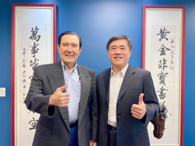 郝龙斌拜会马英九寻求支持并受到鼓励提振士气