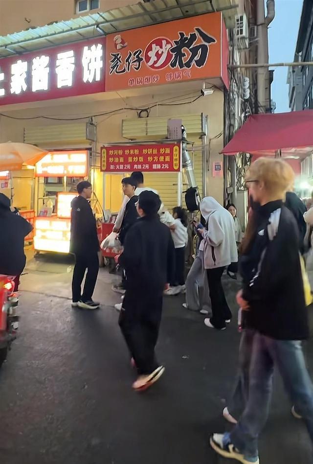 尧仔炒粉老板向顾客请假去钓鱼 短暂休整迎新挑战