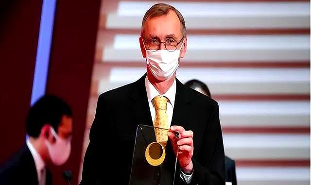 美媒:今年诺贝尔奖为“慢科学”喝彩 时间与荣誉的赛跑