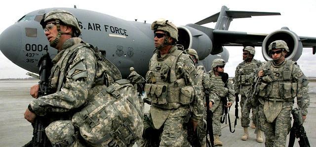 特朗普拆东补西仅凑够半月军饷 军人生活成政治筹码