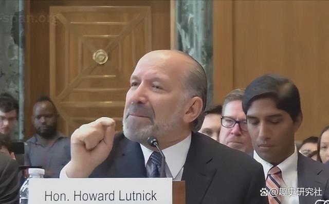 特朗普的关税压倒“免费退货” 万亿赌局悬而未决