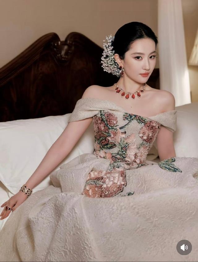 刘亦菲带火满天星 非遗好意思学惊艳全场