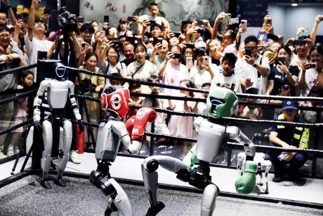 90后科技创业者推动机器人技术发展