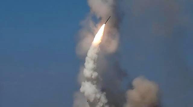 俄为何接连亮出“大杀器” 极限施压战术