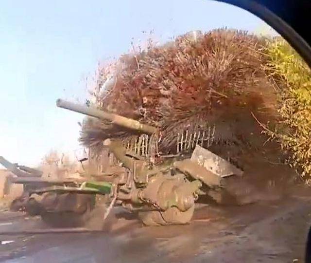 俄军搞豪猪坦克 乌军配刺猬装甲车 战场创新对决