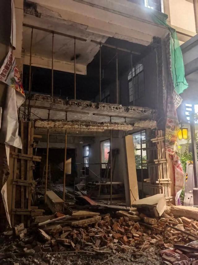 脚手架垮塌遇难女孩还有3个月生日 家属期盼事故真相