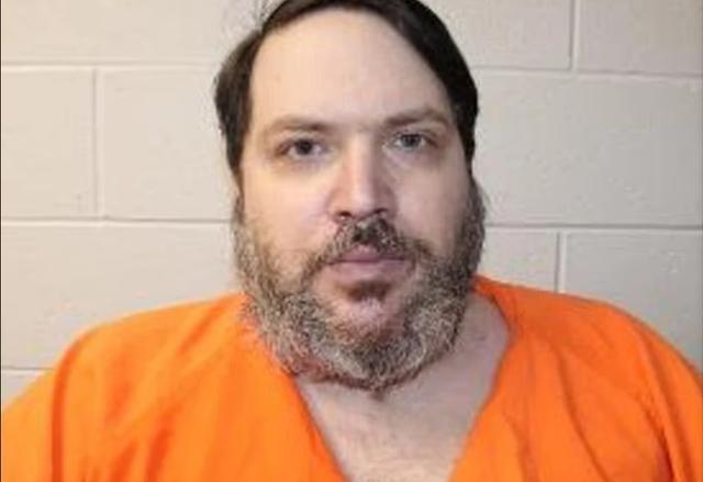 美国纵火案嫌疑人因纹身