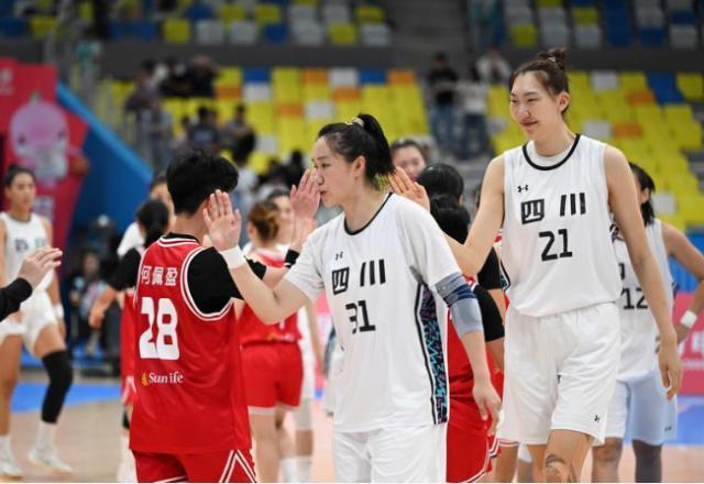 四川女篮“武装到牙齿”争冠 豪华阵容势不可挡