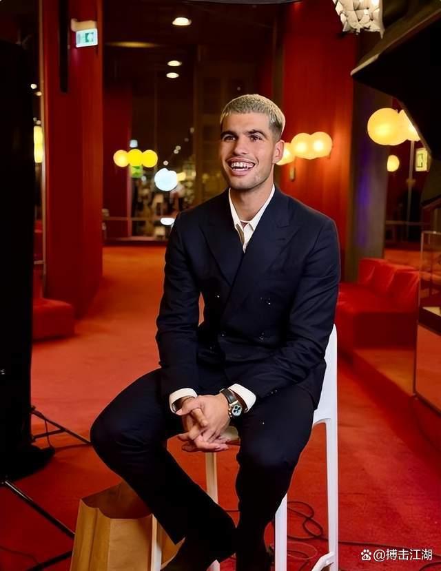 辛纳阿卡年终世界第一之争白热化 巅峰对决即将上演