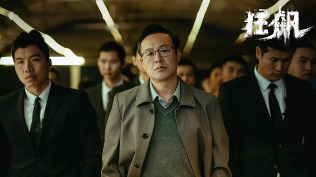 张颂文救人还帮捡手串珠子 善意接力温暖人心