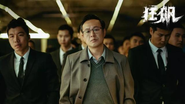 知名演员张颂文凌晨救人 获赠锦旗 善意接力温暖人心