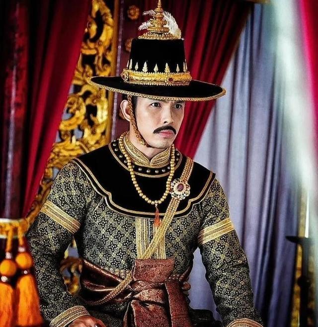 泰国国王有个中文名字 背后隐情曝光
