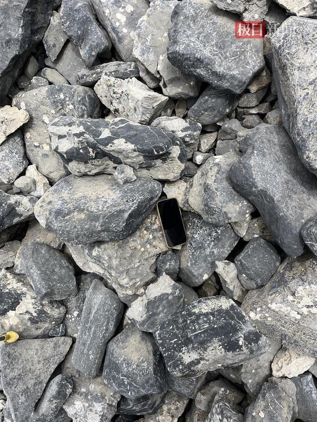 女子手机落新疆乱石堆3年后被送还 千里奇缘一线牵