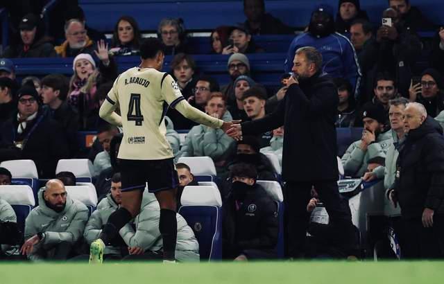 巴萨惨败揪出罪人：欧冠3年 2红牌 2次犯大错！导致3次崩盘 阿劳霍成关键失误者