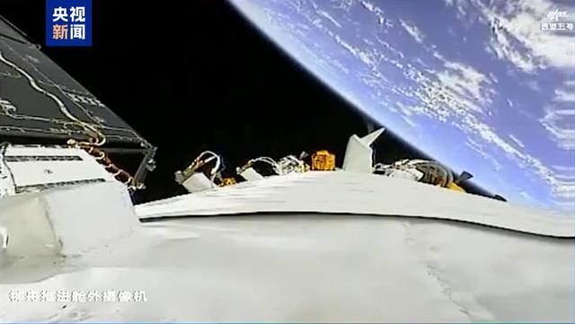 中国载人航天首次应急发射圆满成功 神舟二十二号任务告捷