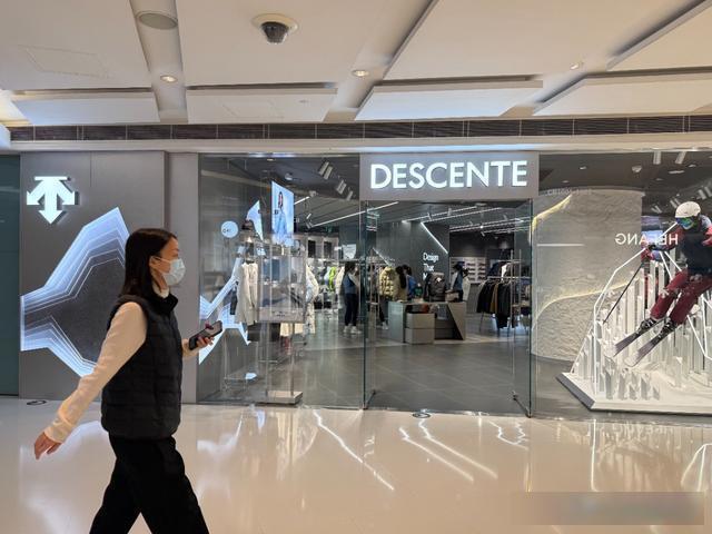 安踏集團(tuán)旗下“現(xiàn)金?！边€牛嗎 服務(wù)爭(zhēng)議與業(yè)績(jī)挑戰(zhàn)并存