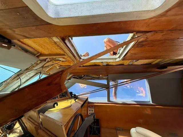 中国航海家遭恶性抢劫 船只损毁严重 航行计划被迫调整