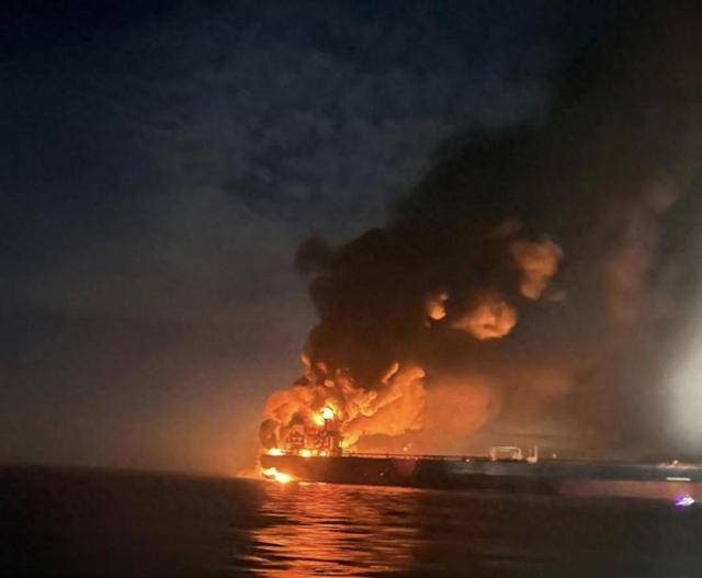 特朗普：被扣押油轮上的石油归美国了 美军强取豪夺引发争议