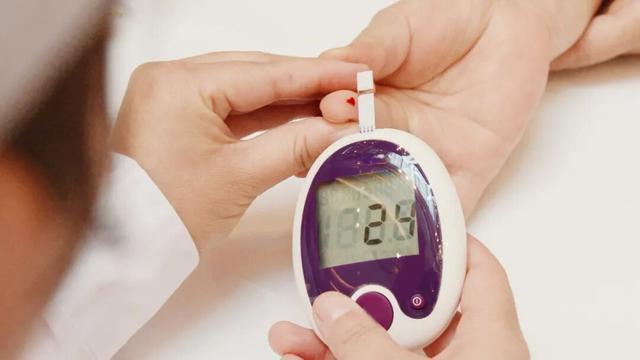 专家:4类老人需定期筛查空腹血糖 警惕卒中风险升高