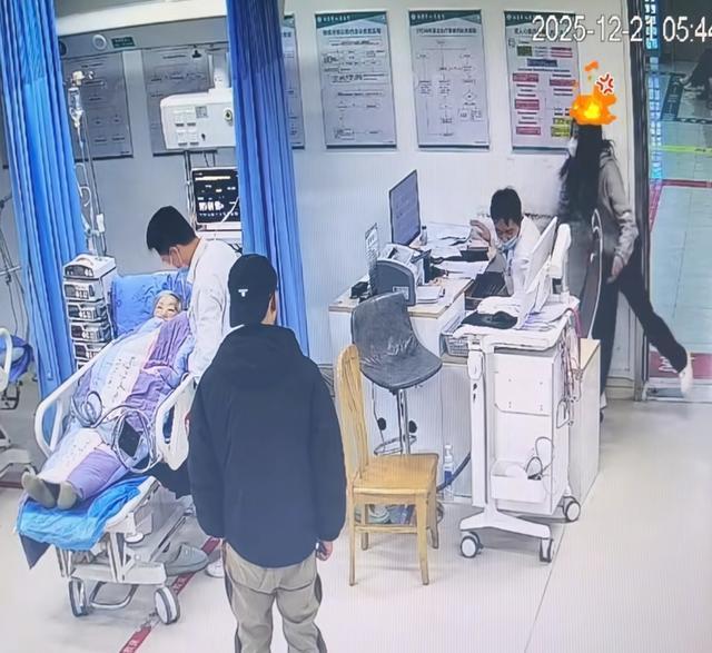 女子嫌等待时间过长扇医生耳光被拘！