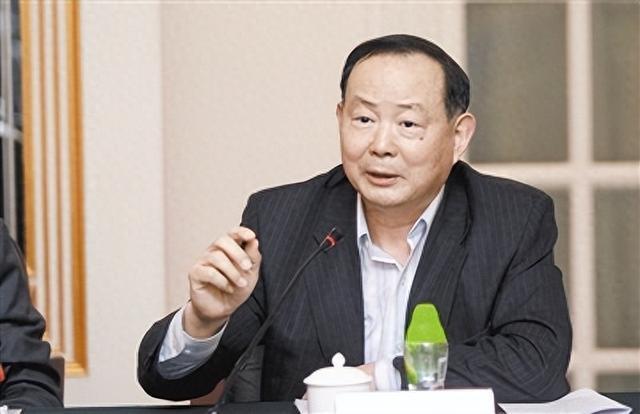 中国人寿保险公司原党委书记、总裁杨超被开除党籍