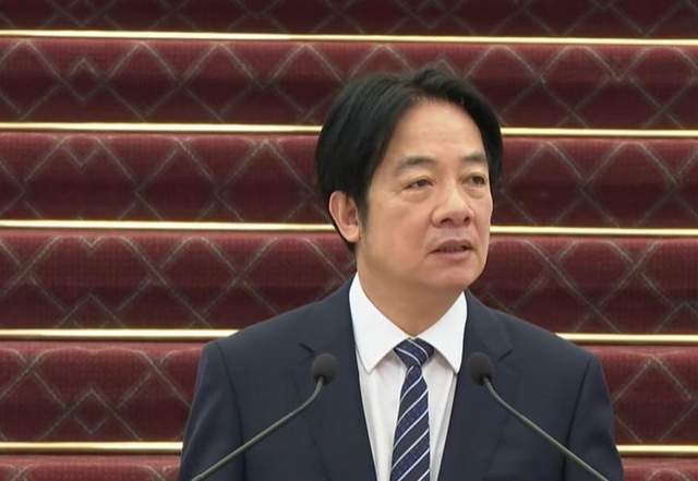 解放军模拟打击海马斯火箭炮 彰显反介入决心