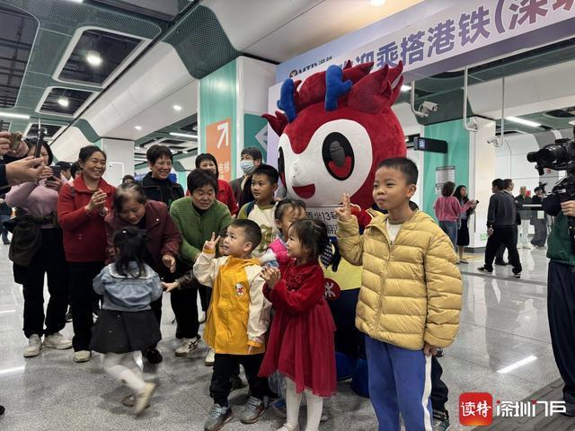 深圳地铁上新了 实现“区区通地铁”