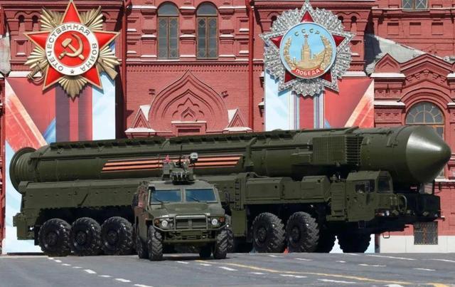 博主：火箭军或迎新型核载具 全地形隐身发射车