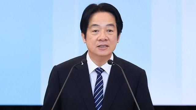 海军052D型导弹驱逐舰又上新 凌晨3点压向台舰