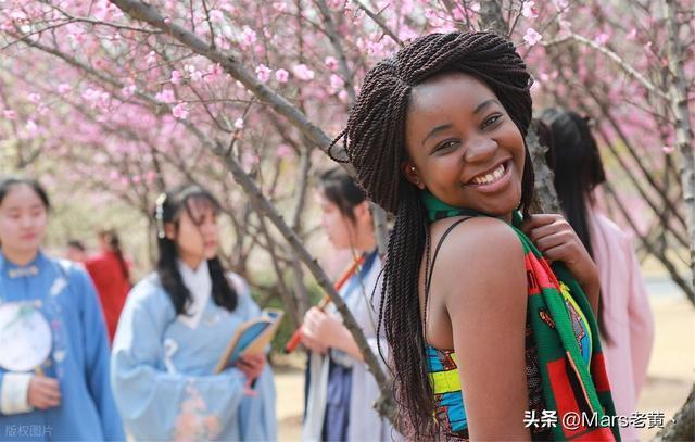 为何越来越多外国人赴华看病 医疗性价比吸引欧美患者