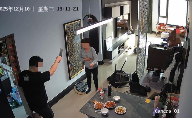 产后55天遭丈夫家暴女子发声 监控视频曝光引发热议