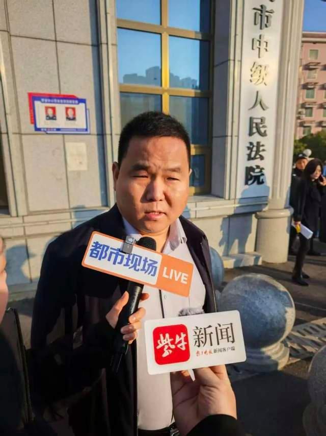 男子骑摩托被抢杀害十指几乎全断 家属诉说惨案细节