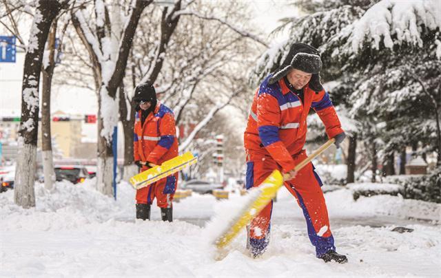 威海“全民清雪”模式开启！万人“清雪军团”上线