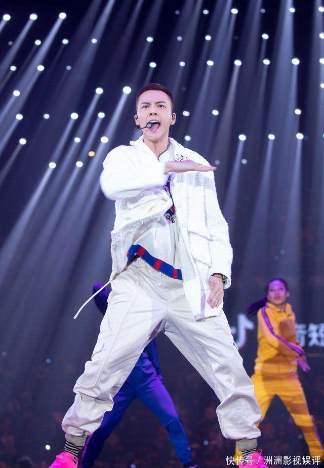 陈伟霆很帅但衣服穿不明白 浅衣战神引爆舞台