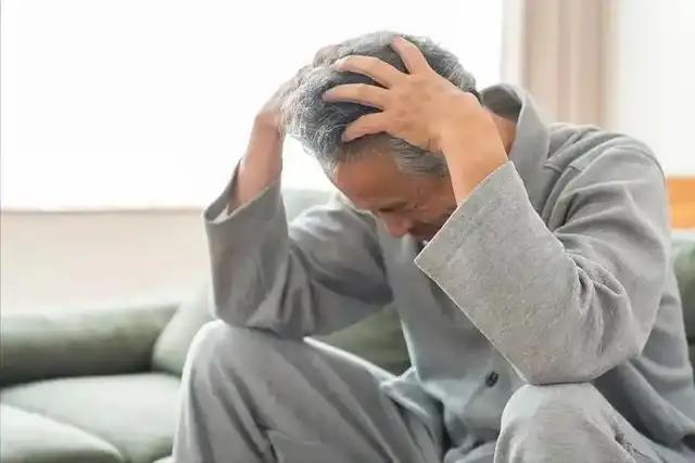 天气变冷，医生提醒糖尿病人：宁可天天出门，也别忽视这8个隐患