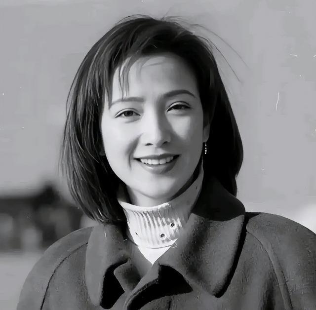 许何悼念母亲何晴许亚军留言 母爱永恒