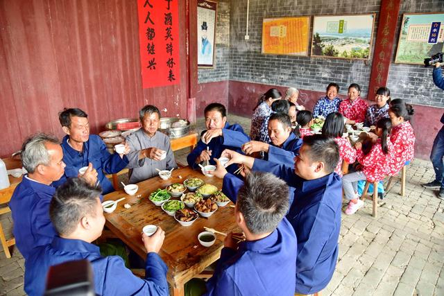 广东版“刨猪汤”在佛山开吃 年味透顶的客家盛宴