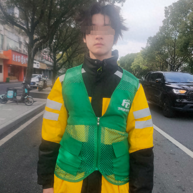 赴柬寻子妈妈称已确认儿子下落