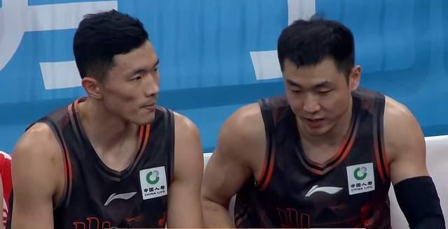 10战9胜！山东逆转双杀吉林 邱彪喷裁判吃T高诗岩12 4 5 团队篮球的胜利