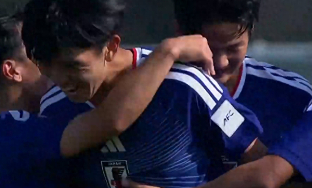 日本乱战破门！淘汰赛3战韩国轰7球，佐藤龙之介策动，小泉佳弦建功